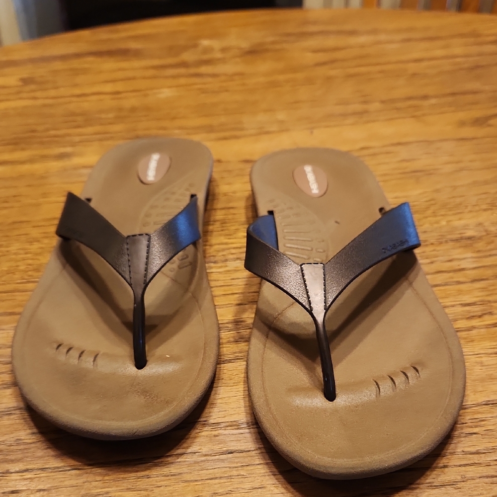 Okabashi Flip Flops Unisex M9/10 W11/2
